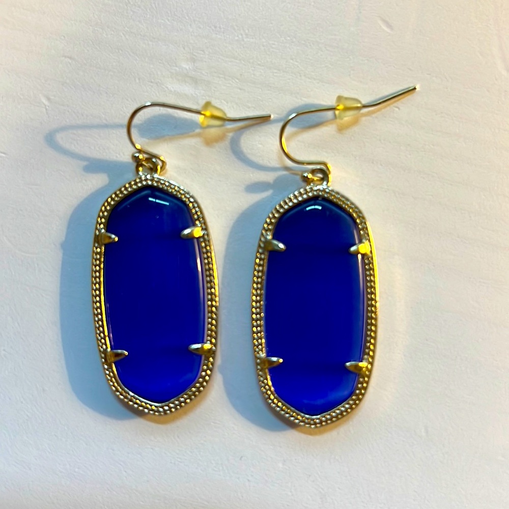 Kendra Scott Elle Gold Drop Earrings in cobalt blue